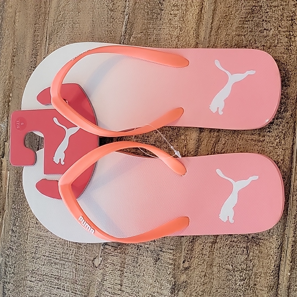 Puma flip flops Women's size 9